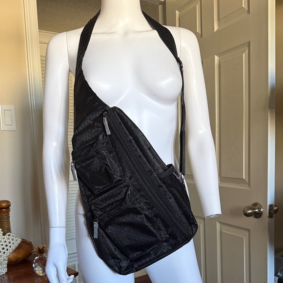Thirty One Handbags - Crossbody Bag by Thirty One Like New in Black